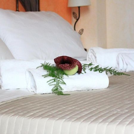 Oasi Del Lago Regalbuto Ngoại thất bức ảnh