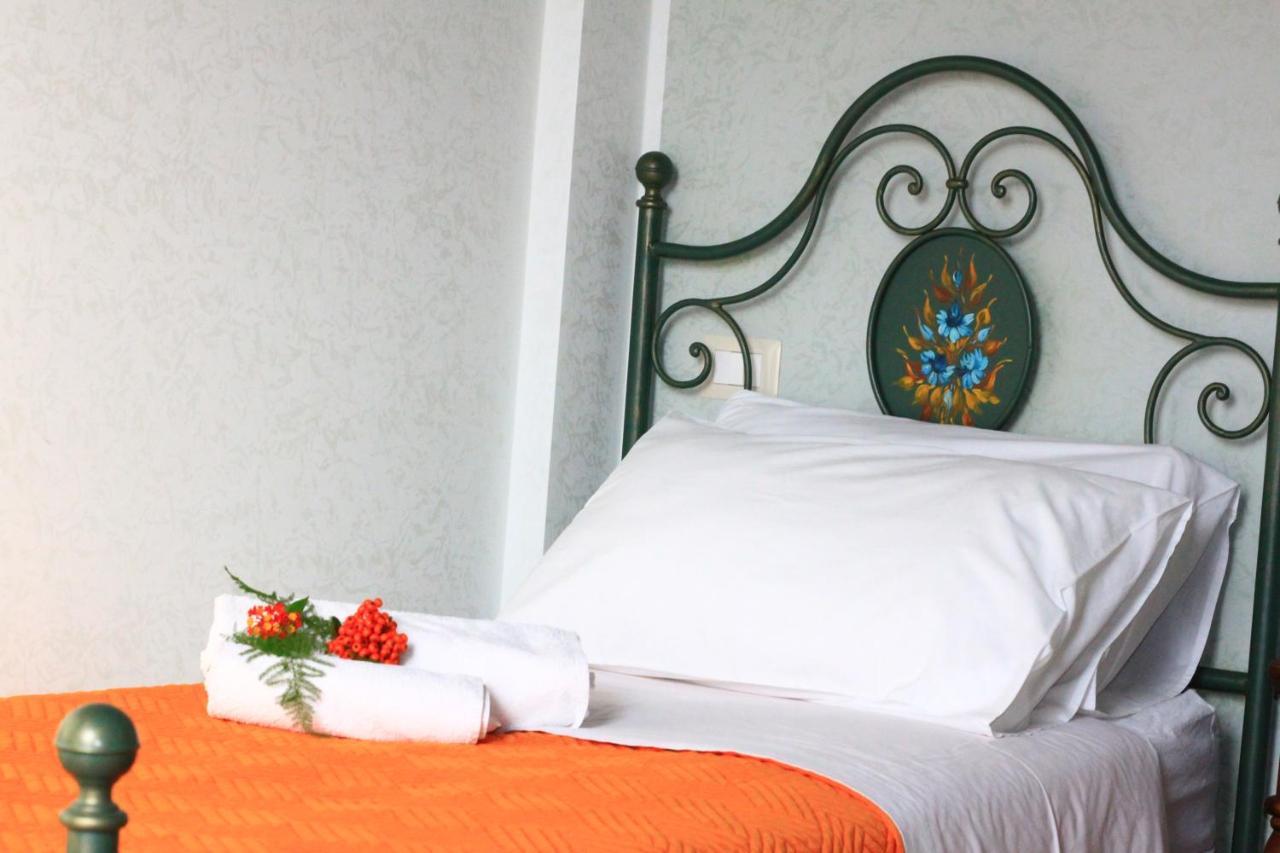 Oasi Del Lago Regalbuto Ngoại thất bức ảnh
