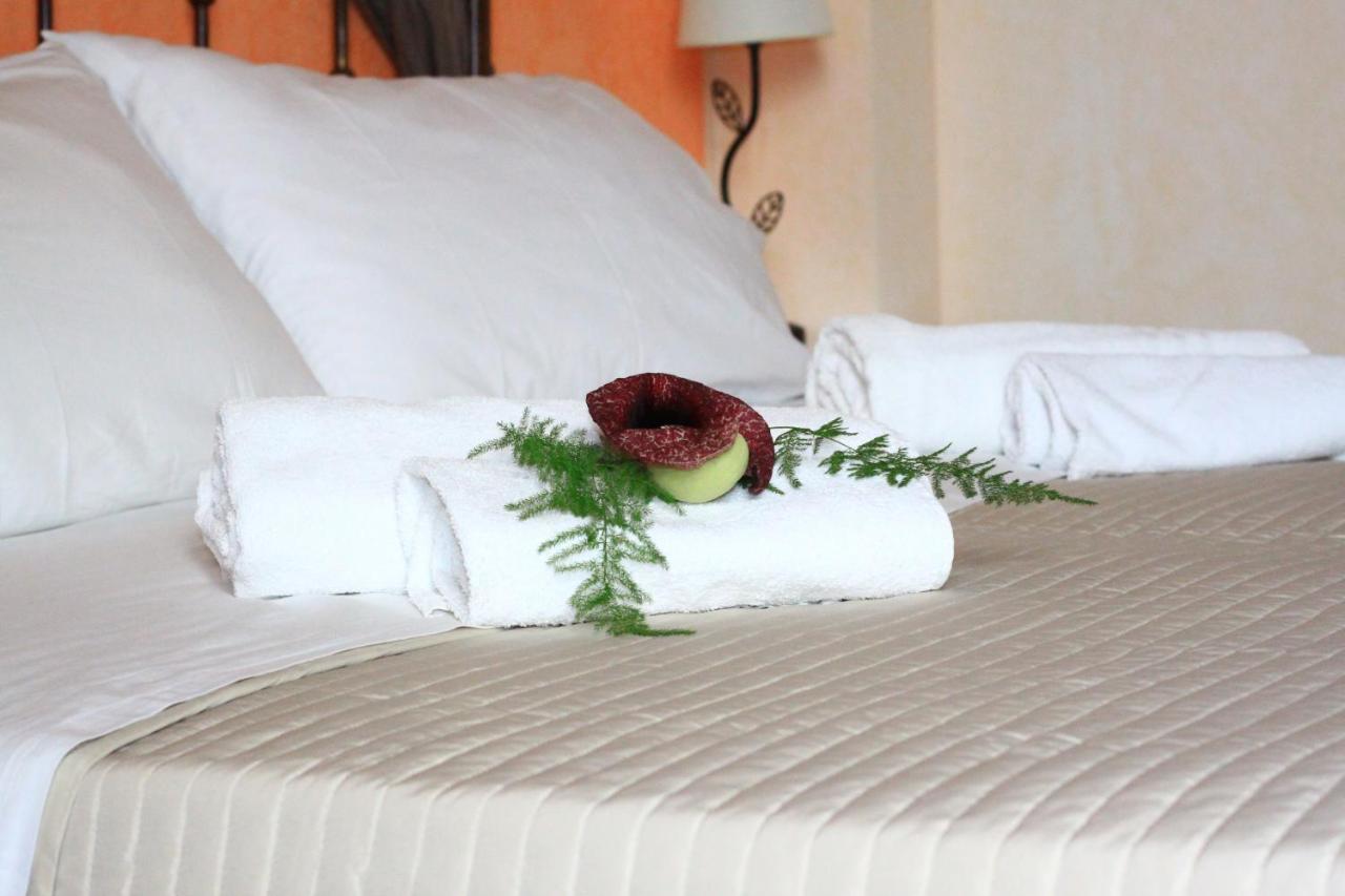 Oasi Del Lago Regalbuto Ngoại thất bức ảnh