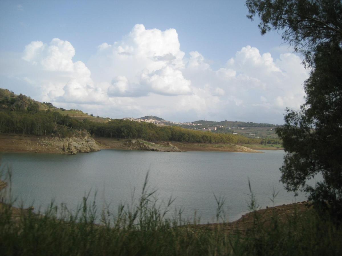 Oasi Del Lago Regalbuto Ngoại thất bức ảnh