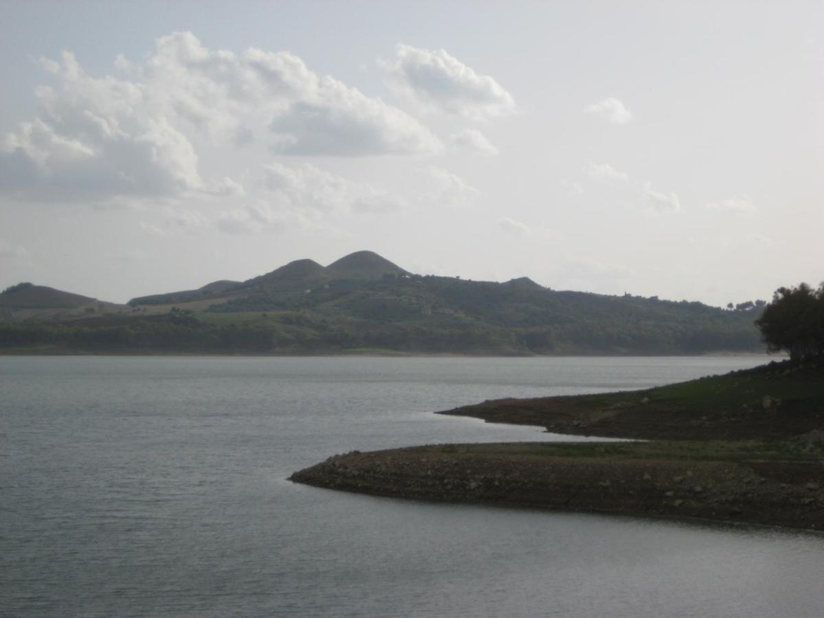 Oasi Del Lago Regalbuto Ngoại thất bức ảnh